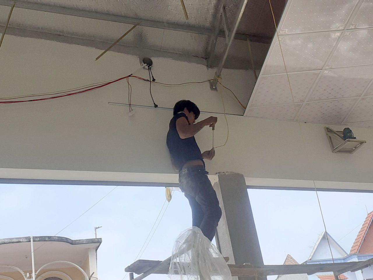 Lắp đặt cửa cuốn chính xác nhất tại Thanh Hóa