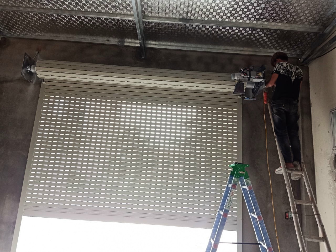 Báo giá – Lắp đặt cửa cuốn khe thoáng uy tín tại nhà tại Thanh Hóa