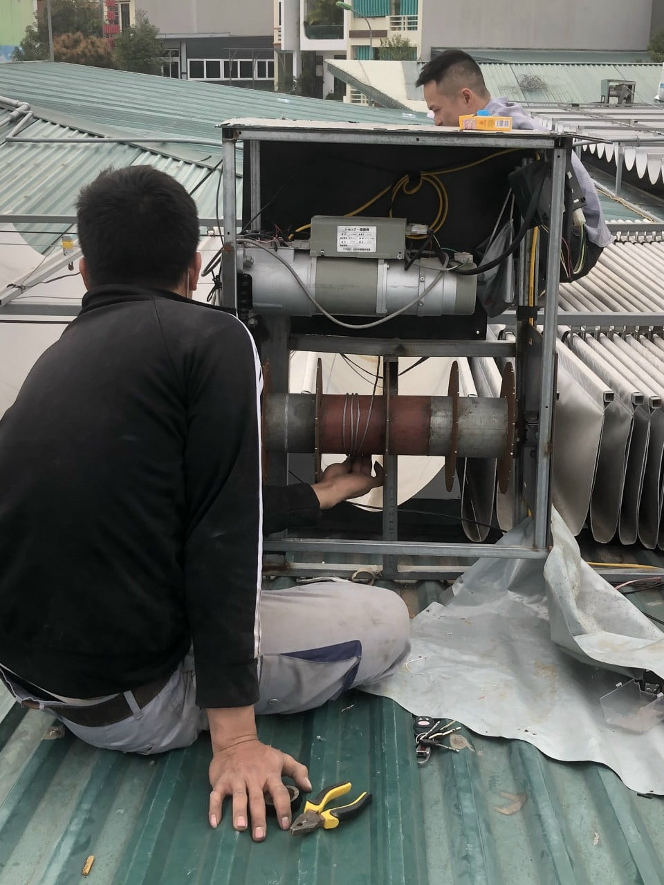 Gọi thợ sửa cửa cuốn tại nhà ở tại Thanh Hóa