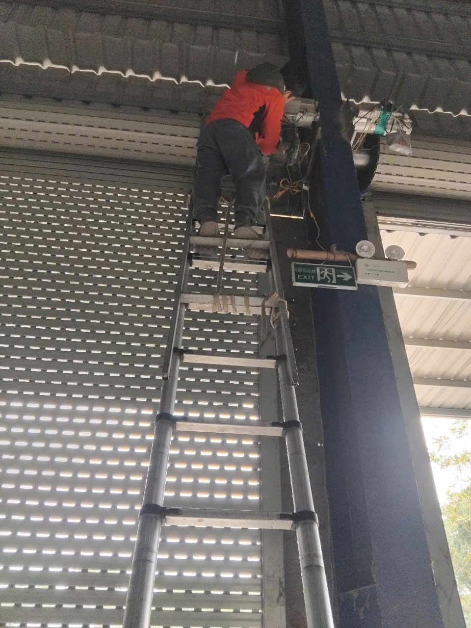 Dịch Vụ Sửa Cửa Cuốn Tại Nhà Thanh Hóa 24/7 - Uy Tín, Chuyên Nghiệp, Nhanh Chóng!