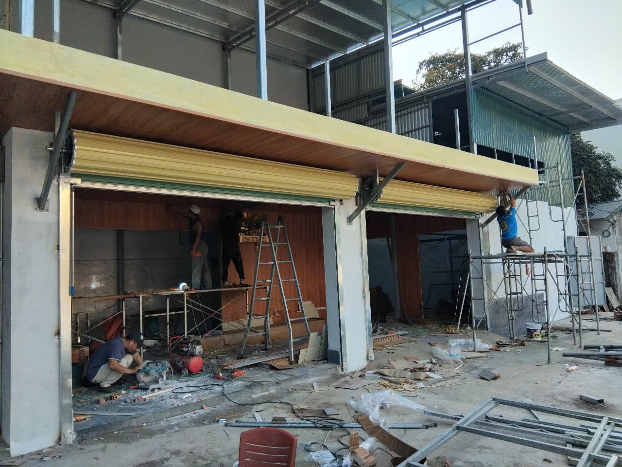 Dịch Vụ Sửa Cửa Cuốn Tận Nơi Thanh Hóa - Dương Huy, Uy Tín Hàng Đầu!